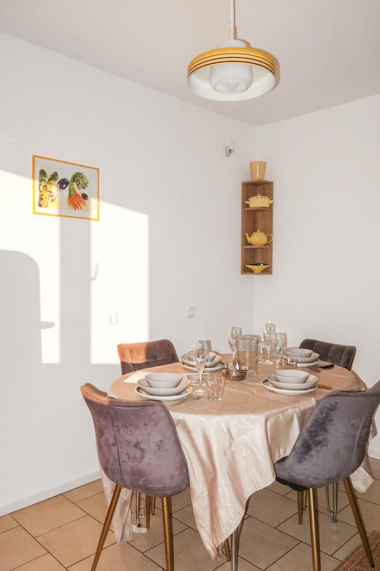 Homestay - Panoramablick Ueber Buedingen Ngoại thất bức ảnh
